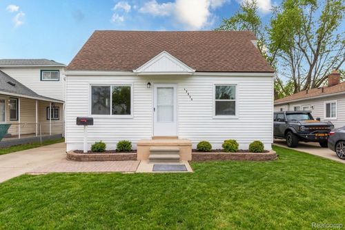 17322 Martin Rd, Roseville, MI, 48066-2844 | Card Image