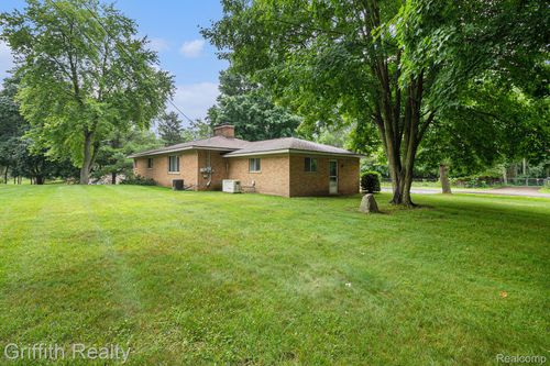 10933 Culver Rd, Brighton, MI, 48114-9035 | Card Image