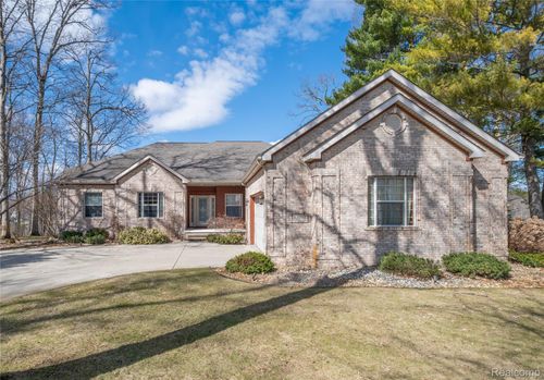 4204 Pavilion Ct, Fenton, MI, 48430-9169 | Card Image