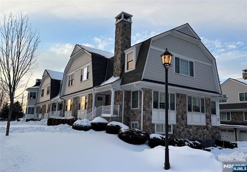 4B Foley Sq, New Providence, NJ, 07974-2611 | Card Image