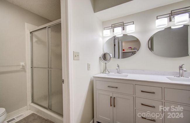 460 Crowfields Dr, Condo with 3 bedrooms, 3 bathrooms and null parking in Asheville NC | Image 9