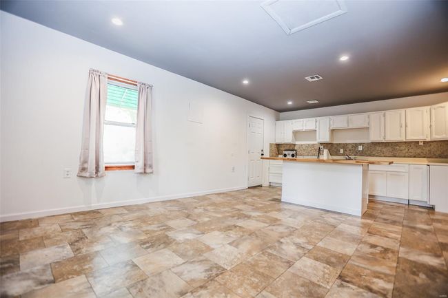 5507 Sassafras Ln, House other with 6 bedrooms, 3 bathrooms and 9 parking in High Ridge MO | Image 12