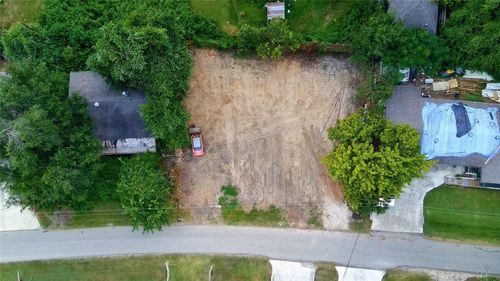 11946 Canal St, Willis, TX, 77318-7242 | Card Image