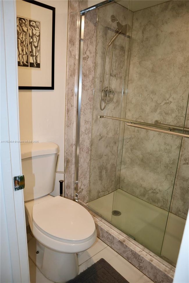 APT-301R - 3776 Inverrary Blvd, Condo with 2 bedrooms, 2 bathrooms and null parking in Lauderhill FL | Image 10