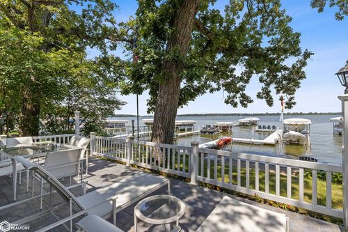 4072 240th St, Clear Lake, IA, 50428-8853 | Card Image