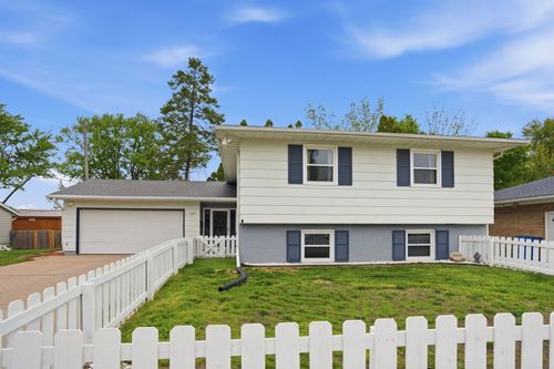 1344 Northlawn Rd, Davenport, IA, 52804-1837 | Card Image