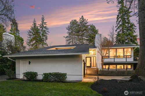 6560 W Mercer Way, Mercer Island, WA, 98040-4858 | Card Image