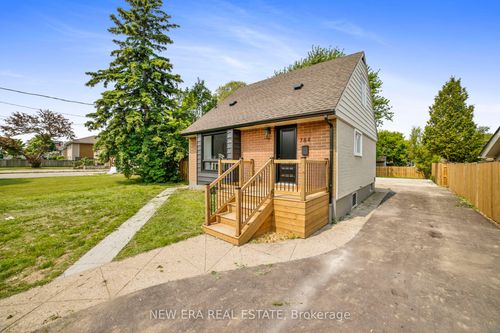 784 Upper Gage Ave, Hamilton, ON, L8V4K4 | Card Image