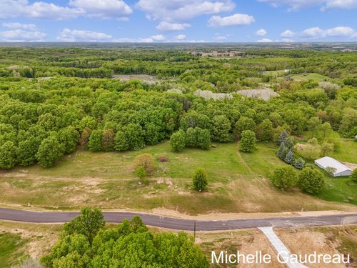9 Leaf Lane, Freeport, MI, 49325 | Card Image