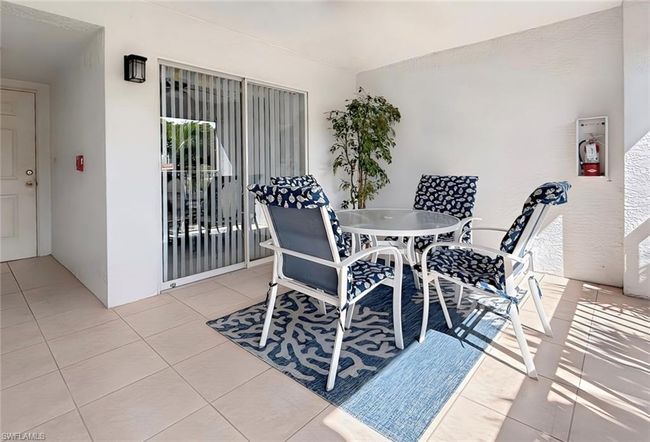 APT-2422 - 7635 Arbor Lakes Ct, Condo with 2 bedrooms, 2 bathrooms and 1 parking in Naples FL | Image 5