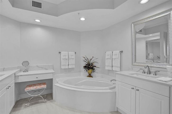 UNIT-404 - 385 N Point Rd, Condo with 3 bedrooms, 3 bathrooms and null parking in OSPREY FL | Image 20