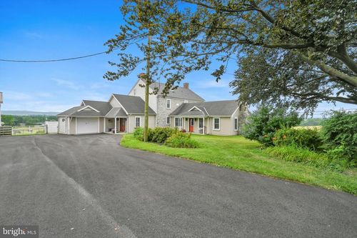 97 S Kemp Rd, Kutztown, PA, 19530-9737 | Card Image