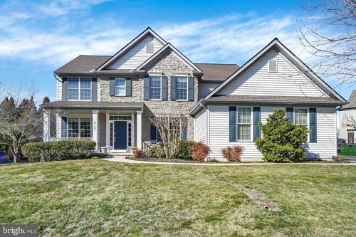 2727 Woodspring Dr, YORK, PA, 17402-8522 | Card Image