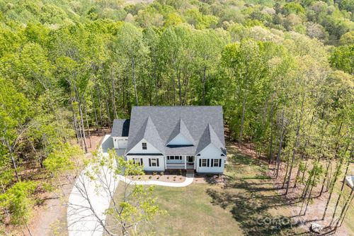 131 High Lake Dr, Statesville, NC, 28677-2503 | Card Image