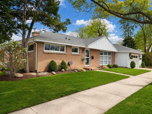 6803 N Keeler Ave, Lincolnwood, IL, 60712-4619 | Card Image