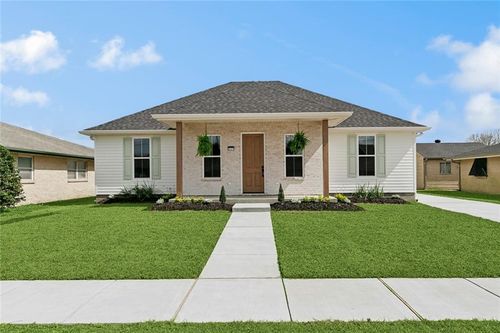 2421 Garden St, Meraux, LA, 70075-2541 | Card Image