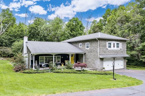 64 Parker Rd, Somers, CT, 06071-2220 | Card Image