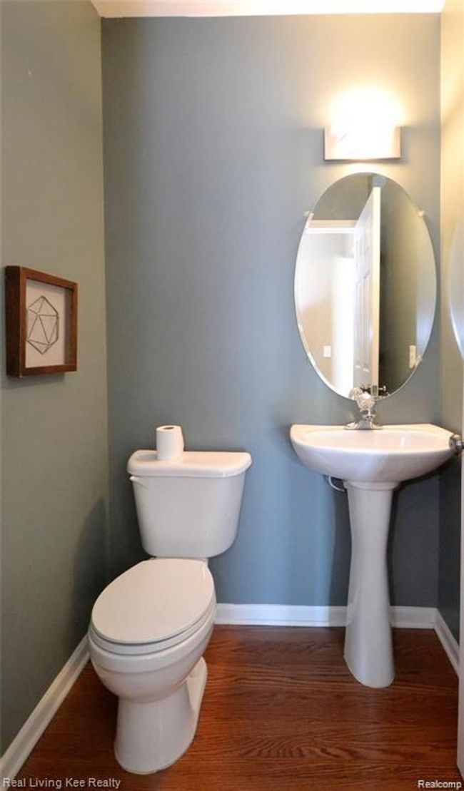 1570 Devon Ln, Condo with 2 bedrooms, 3 bathrooms and null parking in Troy MI | Image 7
