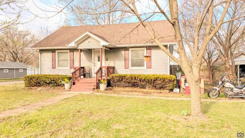 901 Woodland St, Emporia, KS, 66801-6462 | Card Image