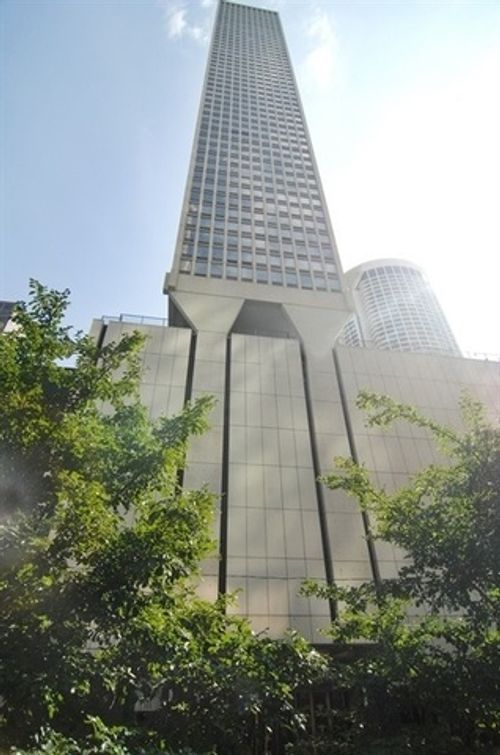 6a-2-111 E Chestnut St, Chicago, IL, 60611-2051 | Card Image