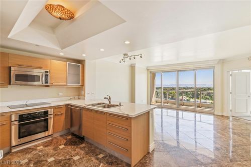 unit-903-322 Karen Ave, Las Vegas, NV, 89109-0422 | Card Image