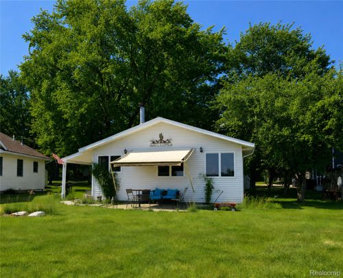6783 W Northshore Dr, Lake City, MI, 49651-8546 | Card Image