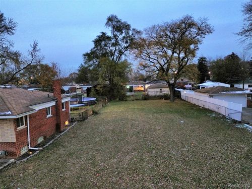 24134 Loretta Ave, Warren, MI, 48091-1731 | Card Image