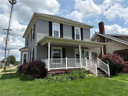 369 4th St Nw, New Philadelphia, OH, 44663-1982 | Card Image