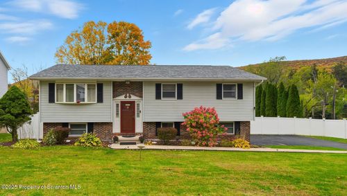 105 Fern Way, South Abington Township, PA, 18411-9016 | Card Image