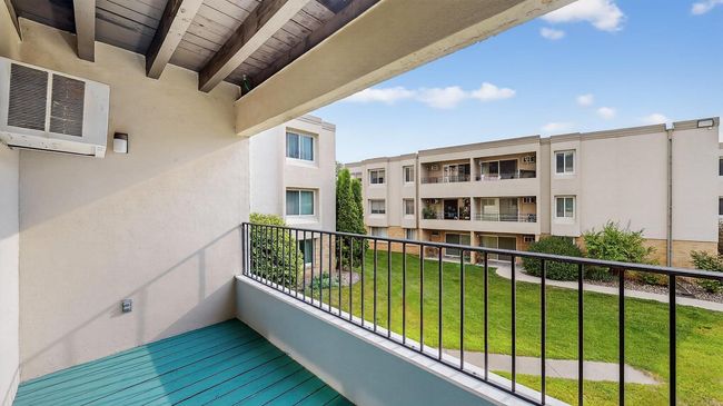 Gorgeous balcony | Image 18