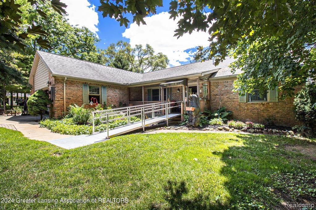 Stafford Dr, Pinckney, MI 48169 #1