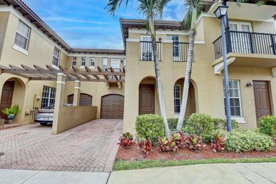 6854 Julia Gardens Drive, Townhouse with 3 bedrooms, 2 bathrooms and null parking in Coconut Creek FL | Image 1