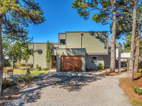 525 Heceta Place, Hammond, OR, 97121 | Card Image