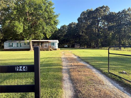 1944 S Pine Lake Rd, Montgomery, TX, 77316-3066 | Card Image