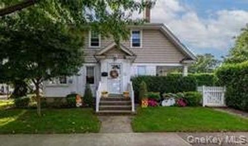239 Bryant Ave, Floral Park, NY, 11001-1228 | Card Image