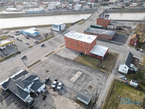 208 E State St, Fremont, OH, 43420-4150 | Card Image