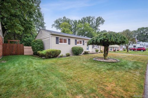 25147 Pamela St, Taylor, MI, 48180-4593 | Card Image