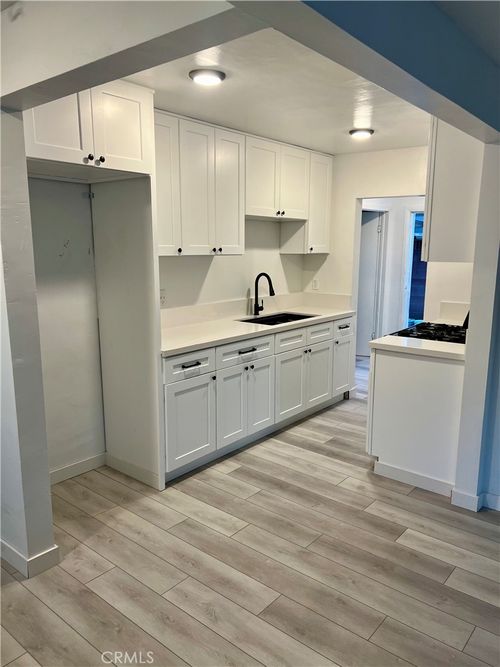 a-1230 Omelveny Ave, San Fernando, CA, 91340-4135 | Card Image