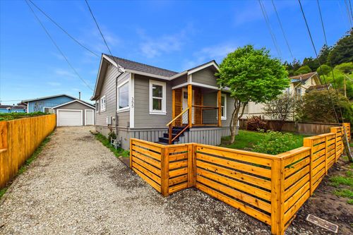 355 Douglas St, Rio Dell, CA, 95562-1207 | Card Image
