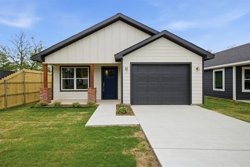 1016 S First St, Sherman, TX, 75090-8004 | Card Image