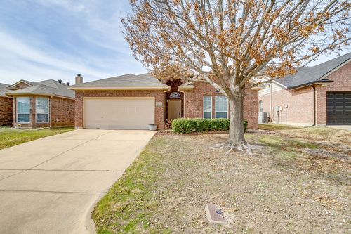 10625 Ashmore Dr, Fort Worth, TX, 76131-3928 | Card Image
