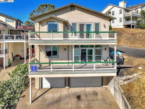 303 Sunrise Rd, Copperopolis, CA, 95228-9643 | Card Image