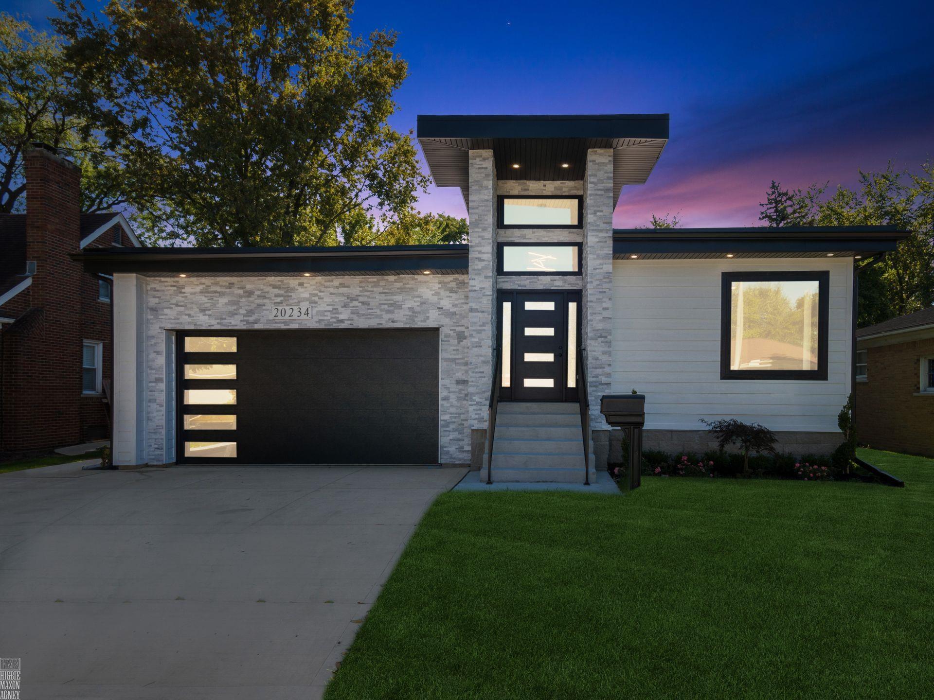 Fleetwood Dr, Harper Woods, MI 48225
