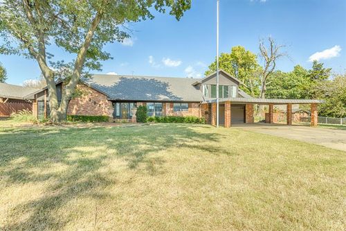 2824 Nichols Road, Chickasha, OK, 73018 | Card Image