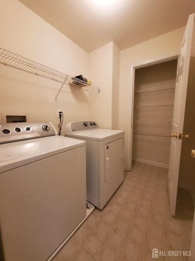 4 Stewart Ct, Townhouse with 3 bedrooms, 3 bathrooms and null parking in Old Bridge NJ | Image 20