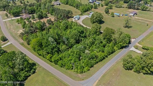 10566 Oak View Dr, Hernando, MS, 38632-7080 | Card Image