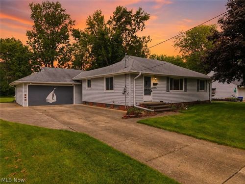 6524 Charles Rd, North Olmsted, OH, 44070-4703 | Card Image