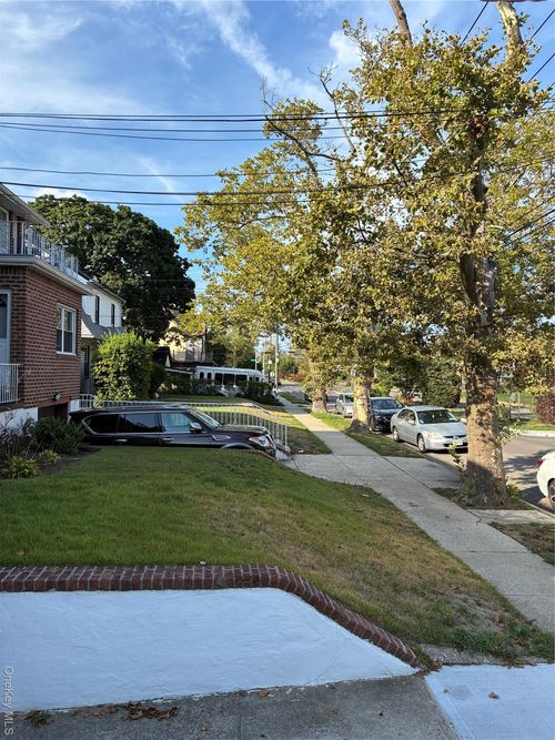 13724 228th St, Laurelton, NY, 11413-2449 | Card Image