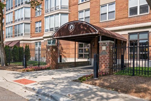 apt-102-250 E Harbortown Dr, Detroit, MI, 48207-5000 | Card Image