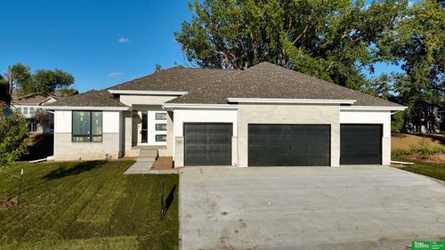 11011 S 98th St, Papillion, NE, 68046-5107 | Card Image